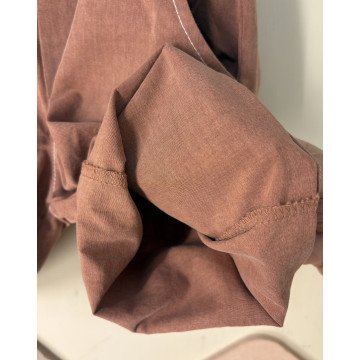 焦糖棕色的兒童休閒短褲