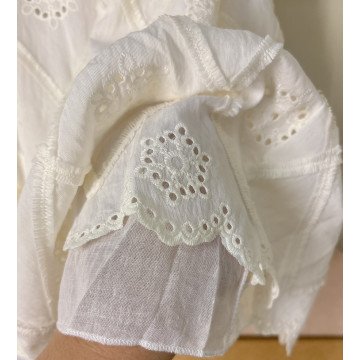 蕾花刺繡洋裝